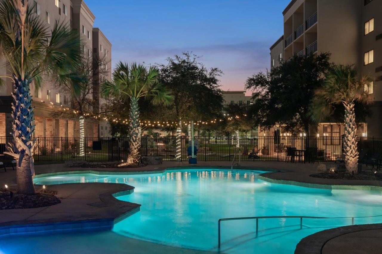 Residence Inn By Marriott San Antonio Six Flags At The Rim מראה חיצוני תמונה